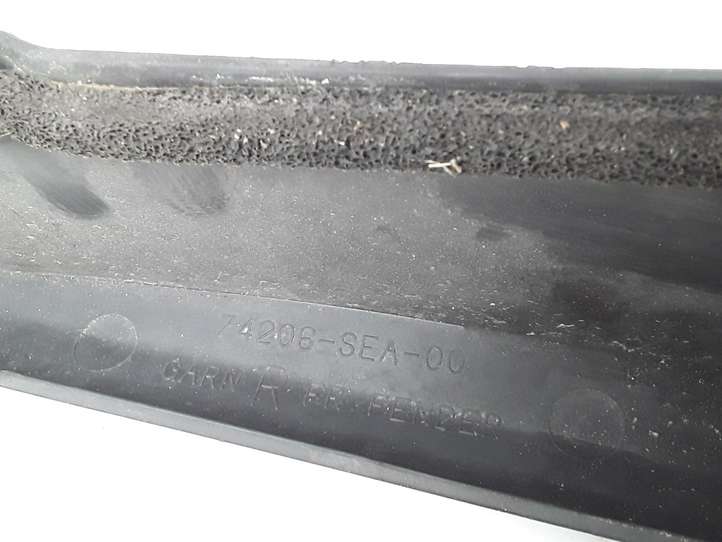 Honda Accord (2003 - 2007)  74206SEA00 Накладка на крыло