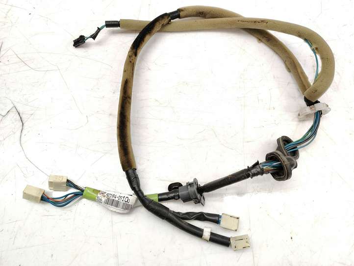 Toyota Avensis T250 (2006 - 2009)  8218405100 Проводка крышки багажника
