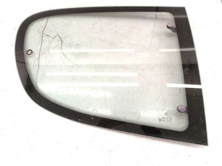 Peugeot 206 (1998 - 2012)  43R00048 Заднее боковое стекло кузова