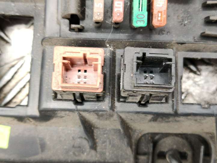 Citroen C4 (2004 - 2008)  9653801677 Отделка внутренней панели