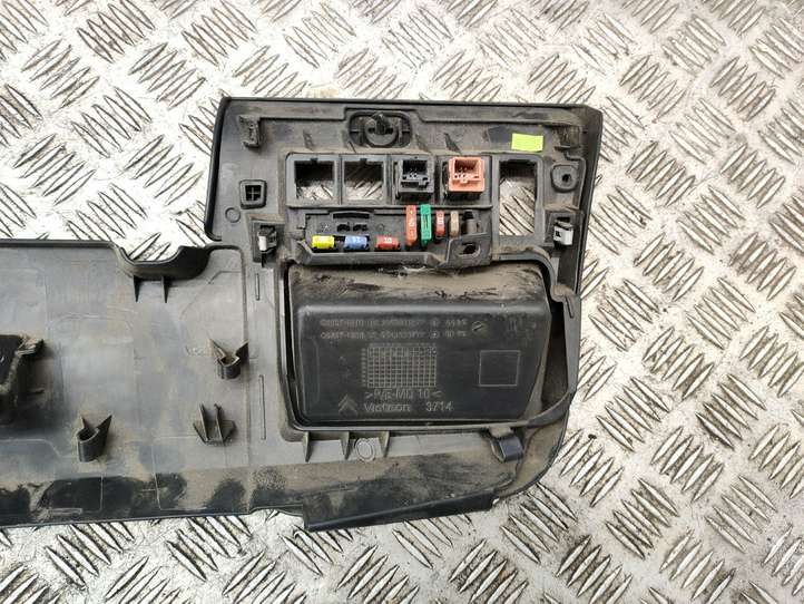 Citroen C4 (2004 - 2008)  9653801677 Отделка внутренней панели