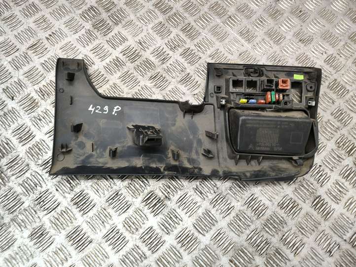 Citroen C4 (2004 - 2008)  9653801677 Отделка внутренней панели