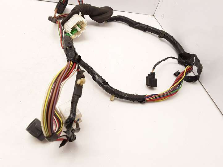 Mazda Tribute (2004 - 2007)  5L8T14631J4CP0 Проводка передних дверей