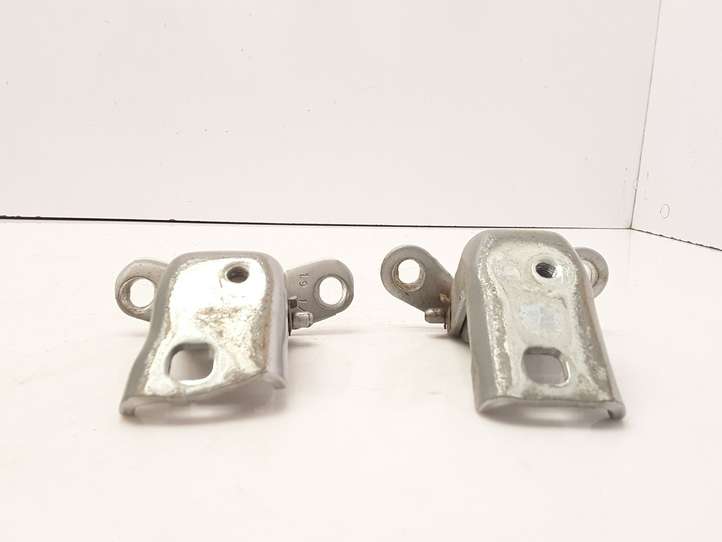 Mazda Tribute (2004 - 2007)  4L8A7826801AA  Комплект петель задней двери