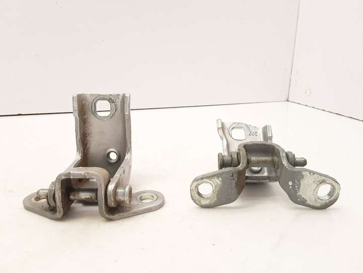 Mazda Tribute (2004 - 2007)  4L8A7826801AA  Комплект петель задней двери
