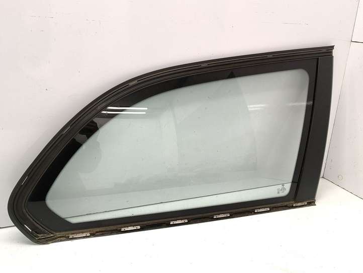 BMW 5 E60 E61 (2004 - 2010)  43R007951 Заднее боковое стекло кузова
