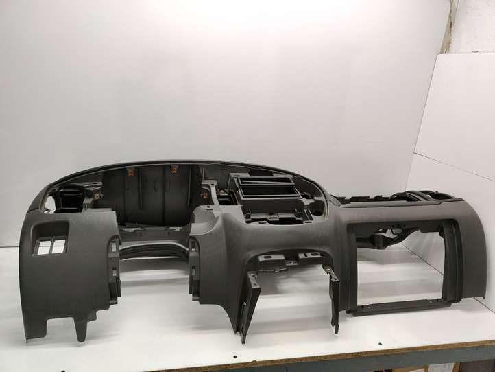 Mazda Tribute (2004 - 2007)  5T247804320 Панель