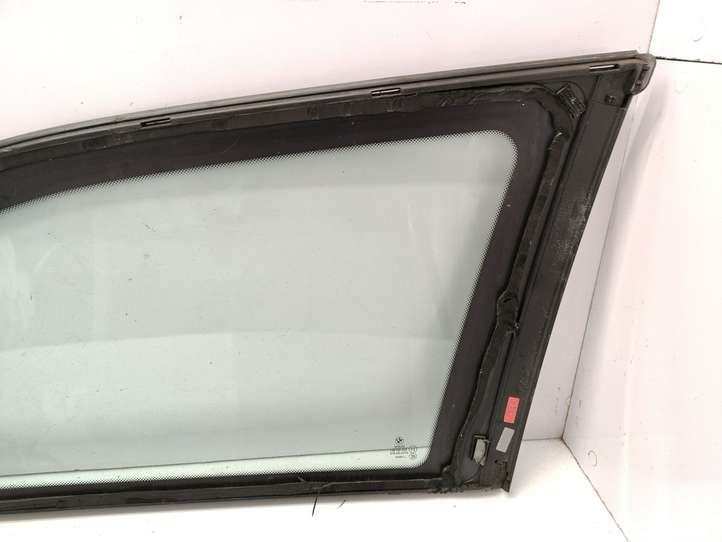 BMW 5 E60 E61 (2004 - 2010)  43R007951 Заднее боковое стекло кузова