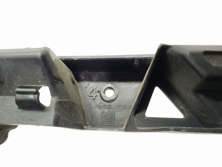 Opel Astra (2009 - 2012)  13266757  Держатель заднего бампера (кронштейн)