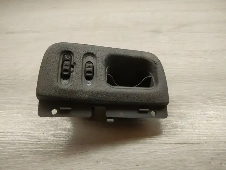Renault Megane I (1995 - 2002) 7700433081 Включатель регулировки высоты фонарей — фото 1