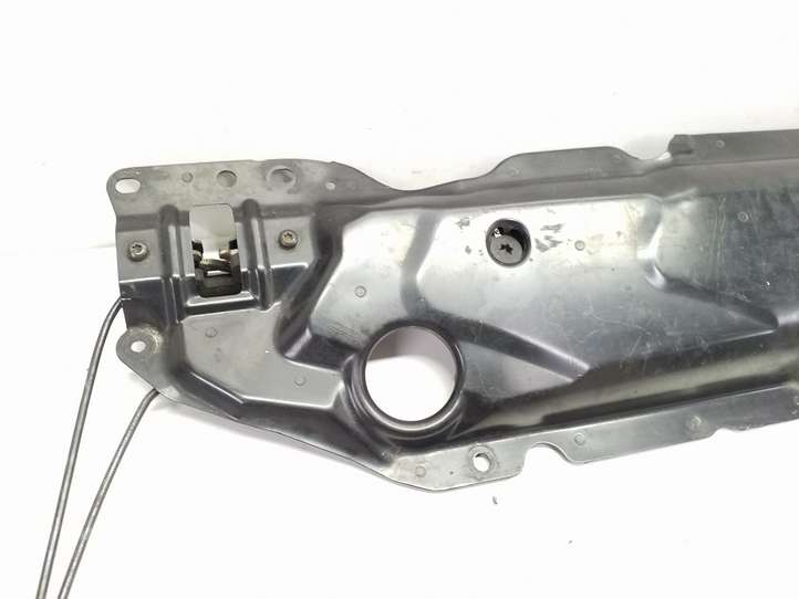 BMW 5 E60 E61 (2004 - 2010)  51647033741 Верхняя часть панели радиаторов (телевизора)