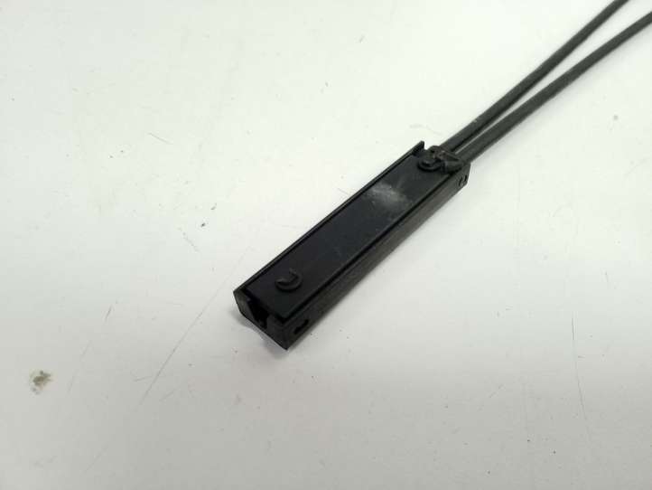 BMW 5 E60 E61 (2004 - 2010)  51647033741 Верхняя часть панели радиаторов (телевизора)