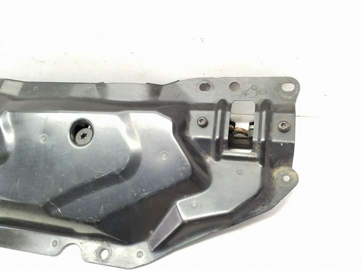 BMW 5 E60 E61 (2004 - 2010)  51647033741 Верхняя часть панели радиаторов (телевизора)