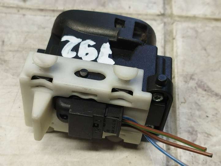 Mercedes-Benz C W203 (2000 - 2007)  A2038200210 Кнопка стеклоподъемников
