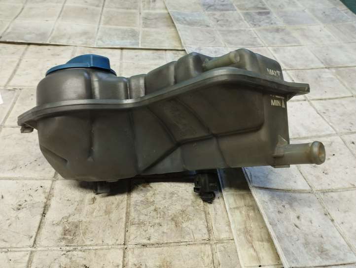 Audi A4 (2000 - 2006)  8E0121403 Расширительный бачок охлаждающей жидкости