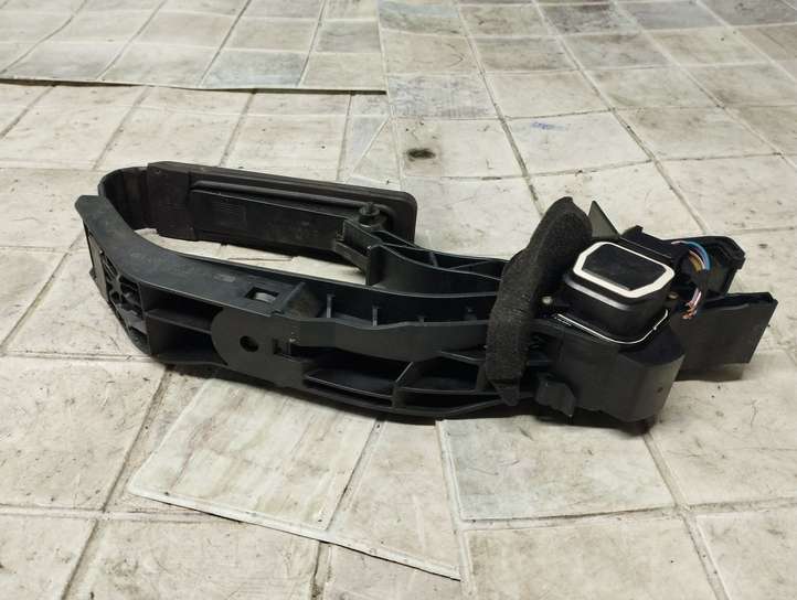 Mercedes-Benz C W203 (2000 - 2007)  A2033000104 Педаль акселератора