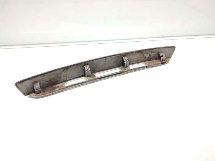 Mazda 6. (2005 - 2007)  GJ6L50811 Освещение номера
