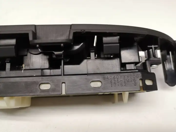 Toyota Land Cruiser (J120) (2002 - 2009) 8404033100 Блок кнопок стеклоподъемников — фото 2