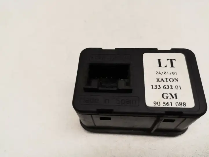 Opel Astra G (1998 - 2004) 90561088 Блок кнопок стеклоподъемников — фото 2