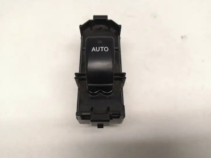 Toyota Corolla Verso E121 (2001 - 2004) 8403013030 Блок кнопок стеклоподъемников — фото 1
