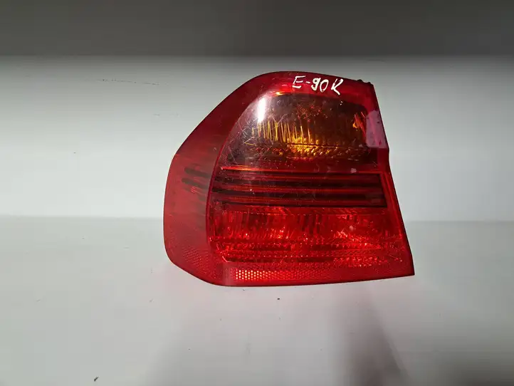 BMW 3 E90 E91 (2005 - 2012) 6937457 Задний фонарь в кузове — фото 1