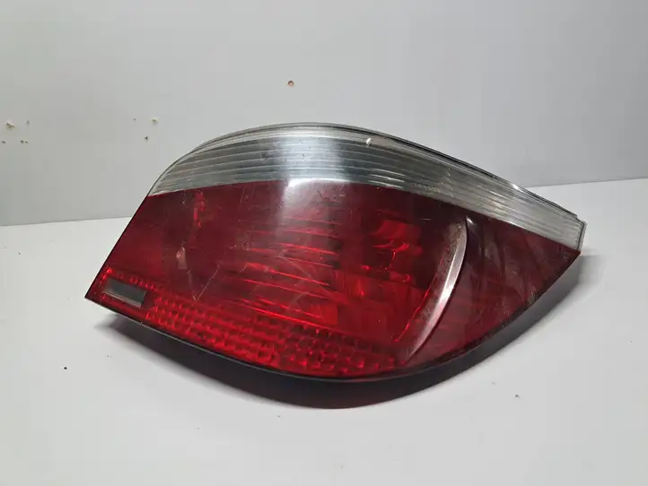 BMW 5 E60 E61 (2004 - 2010) 6910768 Задний фонарь в кузове — фото 1