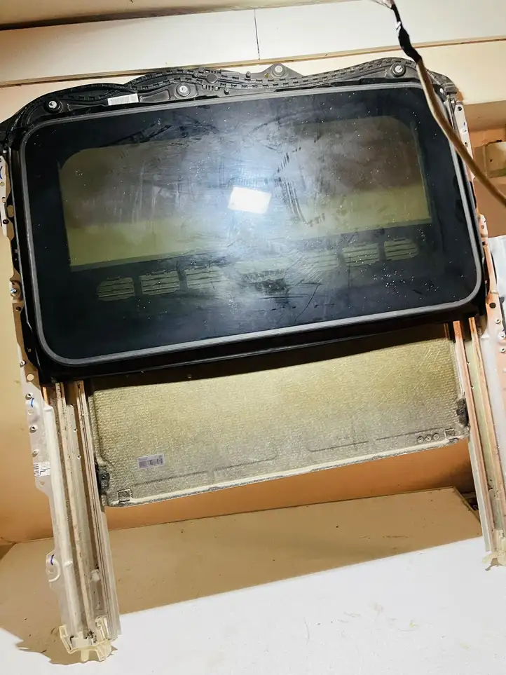 BMW 3 F30 F35 F31 (2012 - 2018) 7846282 Стекло люка — фото 1
