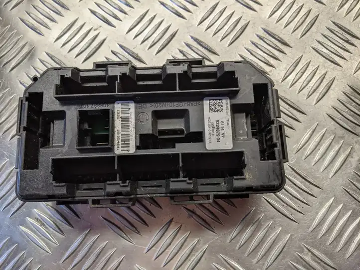 BMW 3 F30 F35 F31 (2012 - 2018) 922487904 Блок предохранителей — фото 1