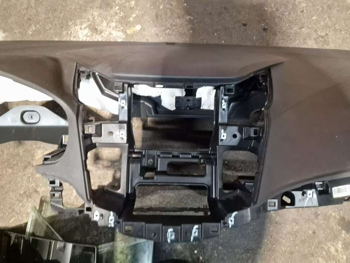 Hyundai i40 (2011 - )   Панель