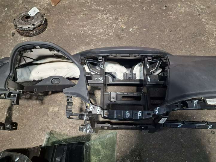 Hyundai i40 (2011 - )   Панель