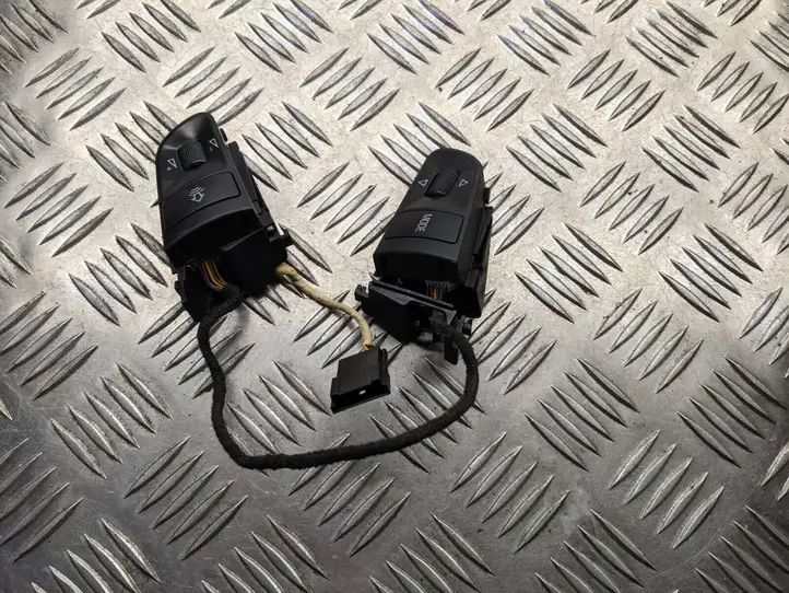 Audi A6 S6 C6 4F (2004 - 2008) 4F0951527D Кнопки на рулевом колесе — фото 1