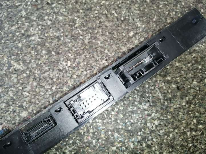 BMW 5 E60 E61 (2004 - 2010)  6952480 Включатель обогрева