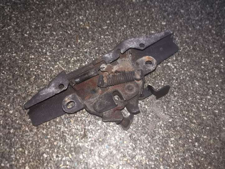 Toyota Avensis T250 (2006 - 2009)   Замок капота