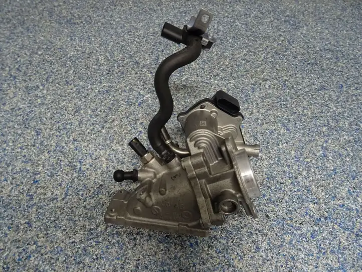 Volkswagen Golf VII (2013 - 2019) 04L128063T Дроссельная заслонка — фото 1