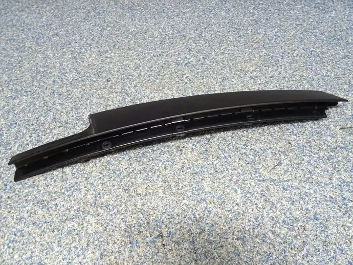 BMW 3 F30 F35 F31 (2012 - 2018) 7258307 Накладка стекла задней двери — фото 3