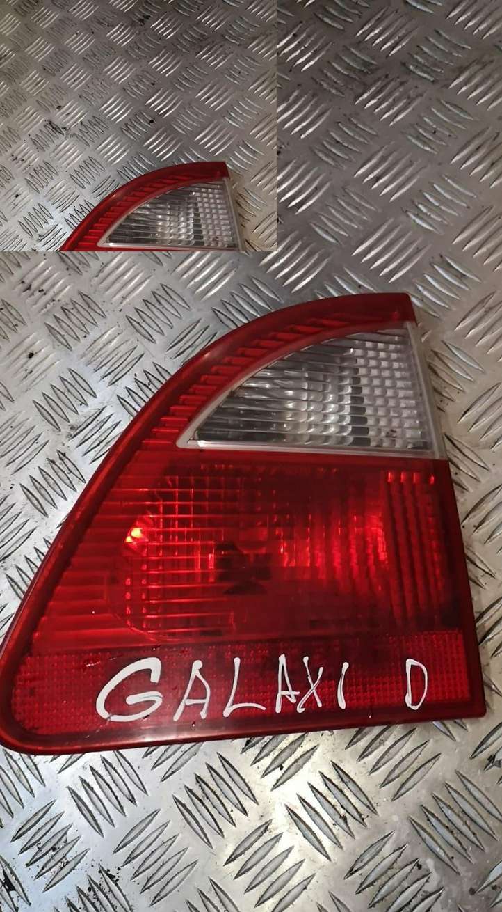 Ford Galaxy (2000 - 2006)   Задний фонарь в крышке багажника