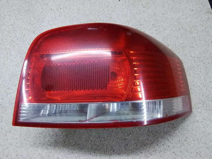 Audi A3/S3 8P (2004 - 2008)  8P0945096 Задний фонарь в кузове