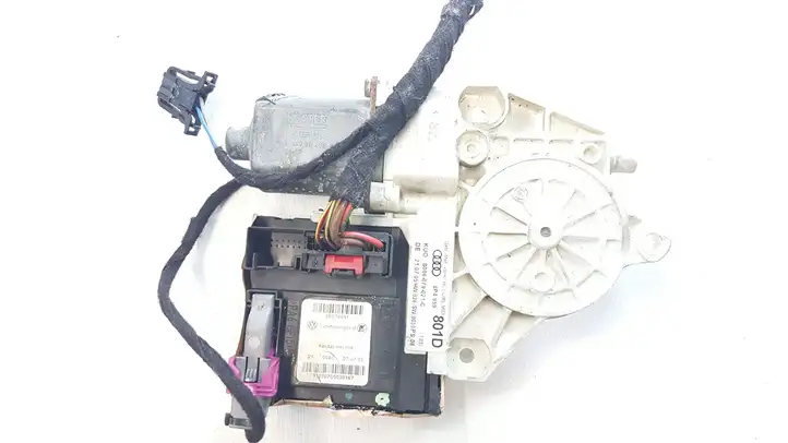 Audi A3/S3 8V (2012 - 2016) S006079021C Стеклоподъемник задней двери — фото 1