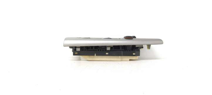 Toyota Corolla Verso E121 (2001 - 2004)  8404013081 Кнопка стеклоподъемников