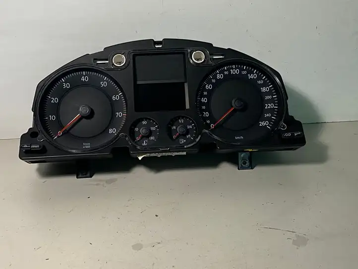Volkswagen PASSAT B6 (2005 - 2010) 3C0920852Q Спидометр — фото 1
