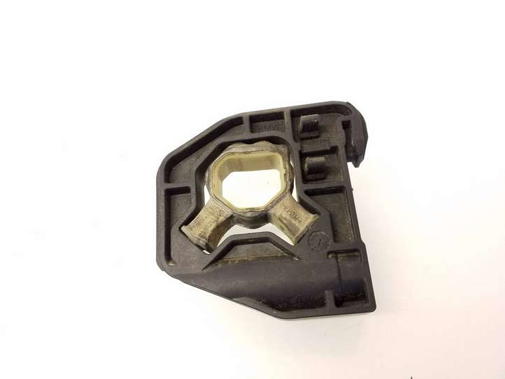 BMW 1 F20 F21 (2011 - 2019)  8620732 Кронштейн