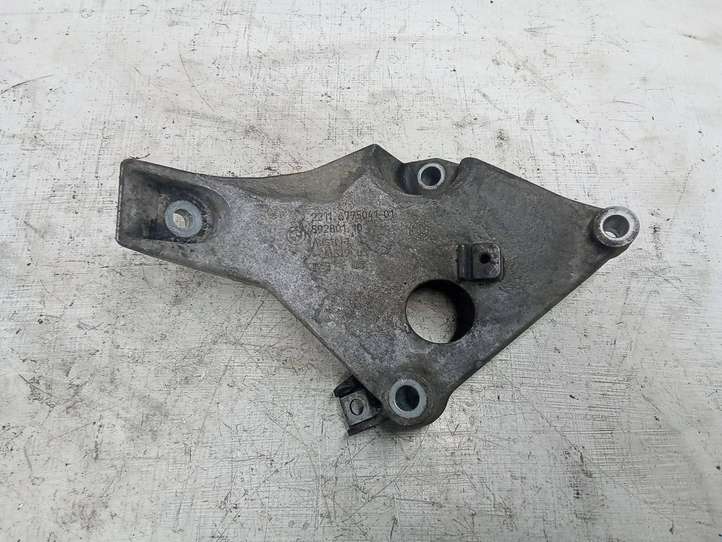 BMW 3 E90 E91 (2005 - 2012)  6775041 Кронштейн