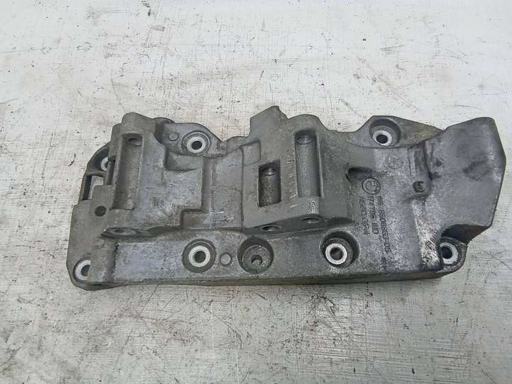 BMW 3 E90 E91 (2005 - 2012)  8506863 Кронштейн