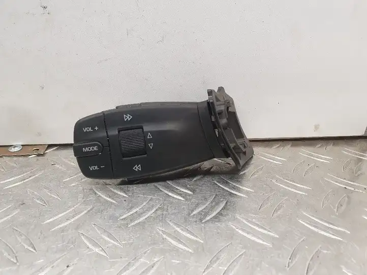 Seat Ibiza IV (6J,6P) (2008 - 2017) 5J0959849 Включатель регулировки звука — фото 1