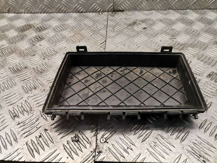 Opel Zafira (2008 - 2014)  74338200 Крышка ящика предохранителей