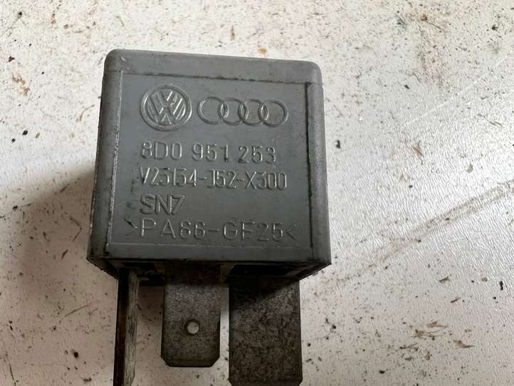 Skoda Superb B5 (3U) (2001 - 2008)  8D0951253 Другое реле