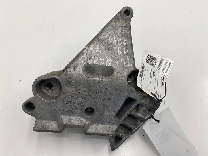 Volkswagen Touran I (2003 - 2010) 03G199207A Кронштейн двигателя — фото 1