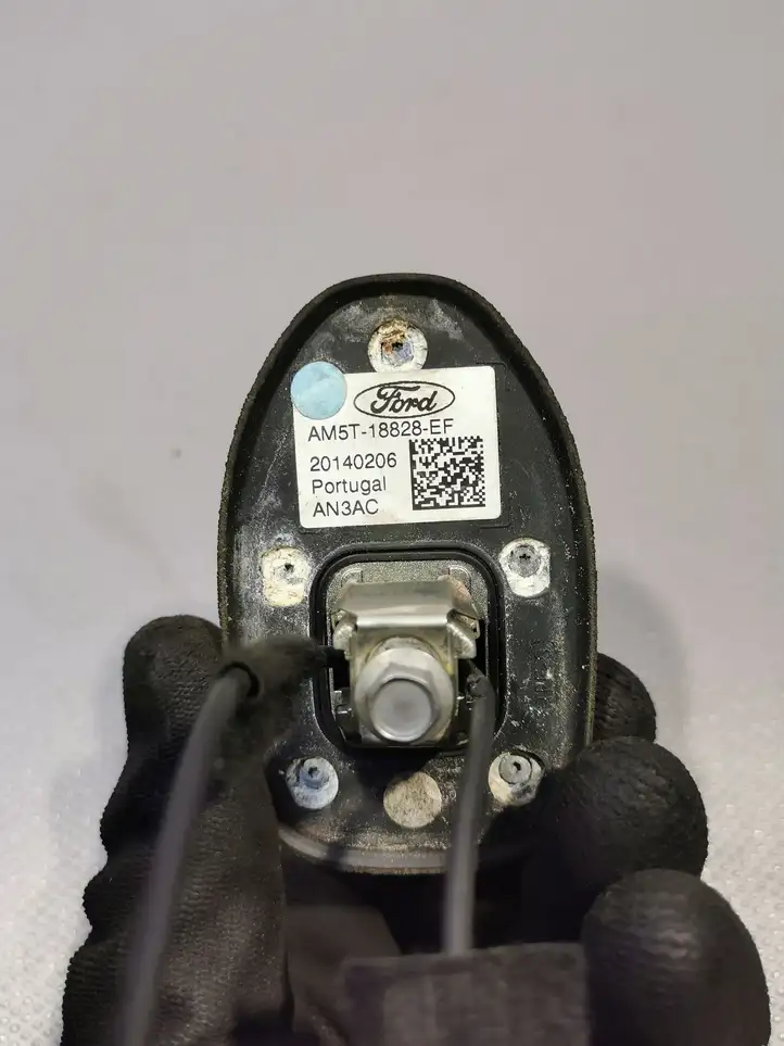 Ford Focus Grand C-MAX (2010 - 2019) AM5T18828EF GPS антенна — фото 1