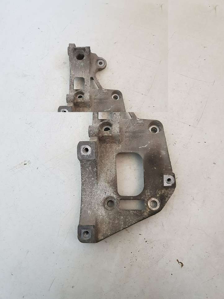 Volkswagen Touran I (2003 - 2010)  06F903143F Кронштейн