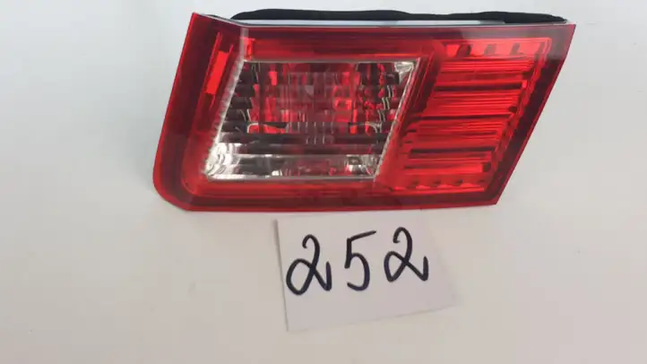 Honda Accord (2008 - 2016) Задний фонарь в крышке багажника — фото 2